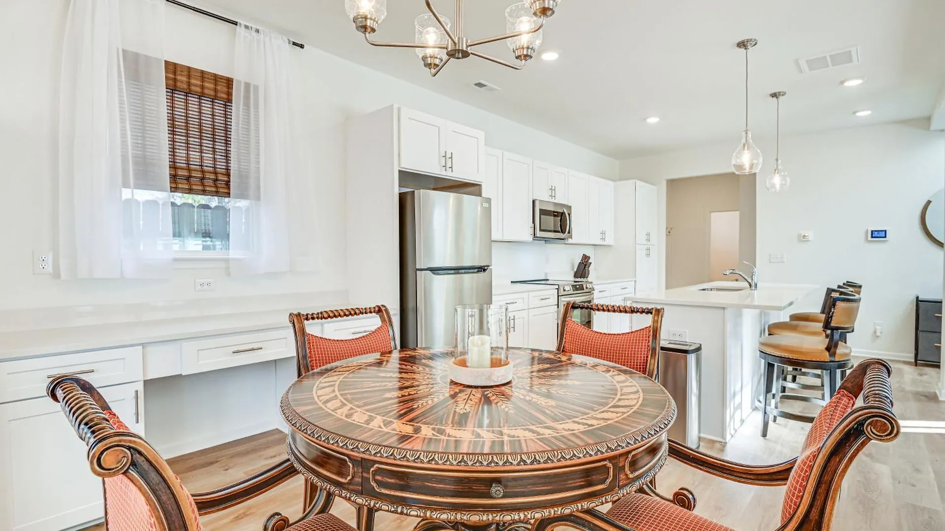 Charming Charlotte Townhome 6 Mi To Downtown!